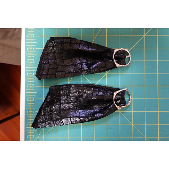 Halloween Witch Costume 10-Pc Set-Witch Hat, Peasant Top, Skirt, Cape, Socks etc - Picture 15 of 15